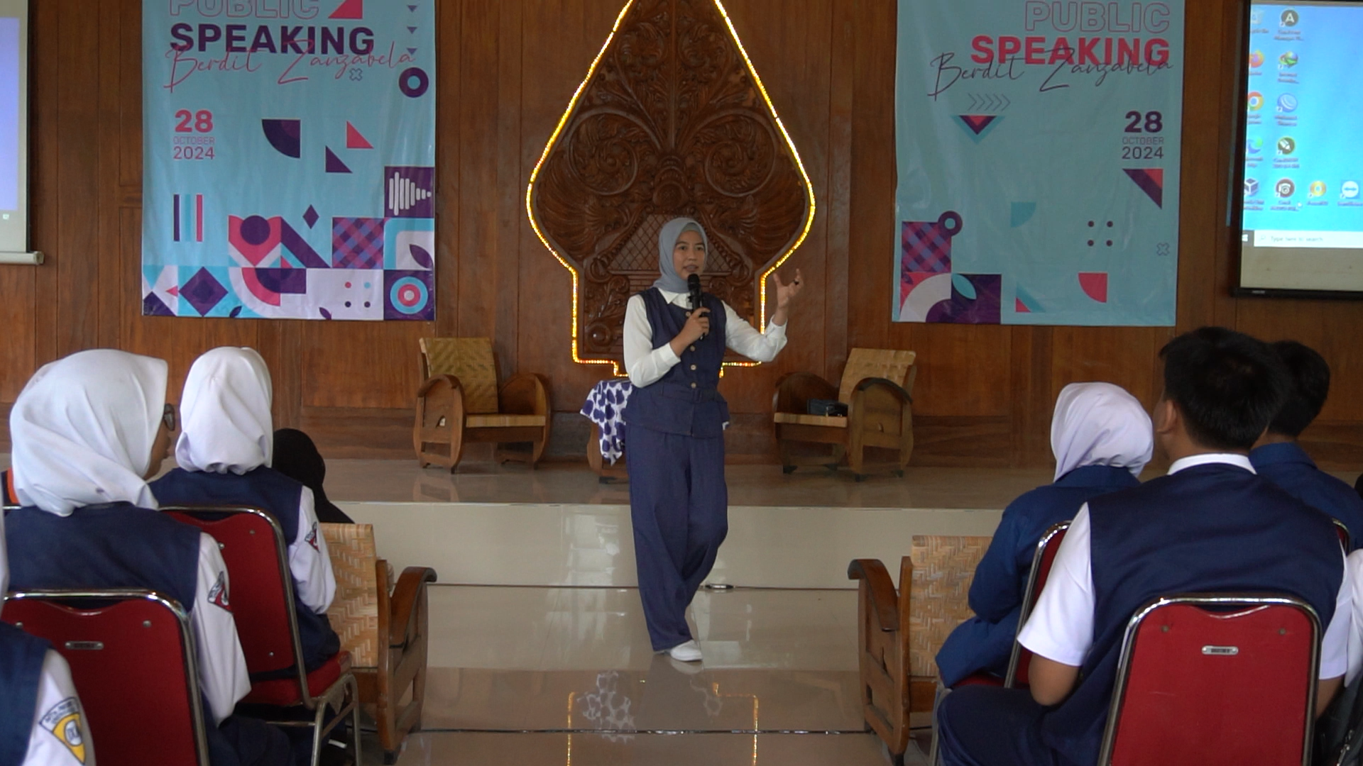 Gelar Seminar Public Speaking bersama Narasumber Berdit Zanzabela