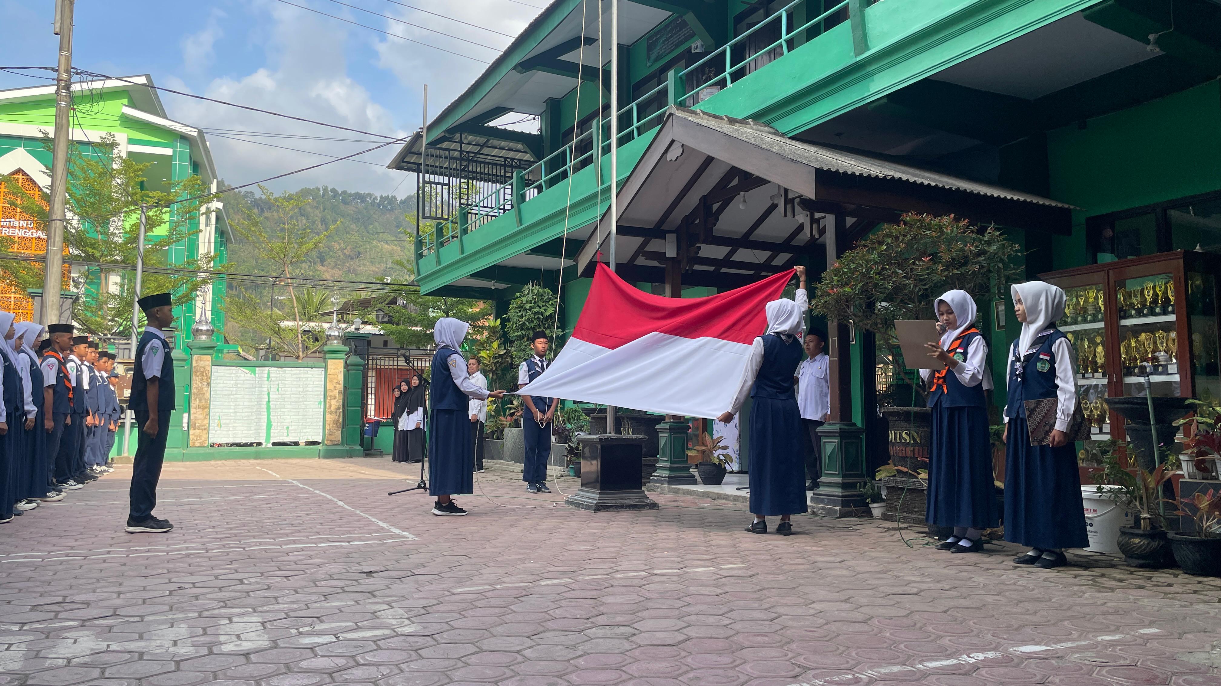 MTs Negeri 5 Trenggalek Gelar Upacara Hari Kesaktian Pancasila 1 Oktober 2024